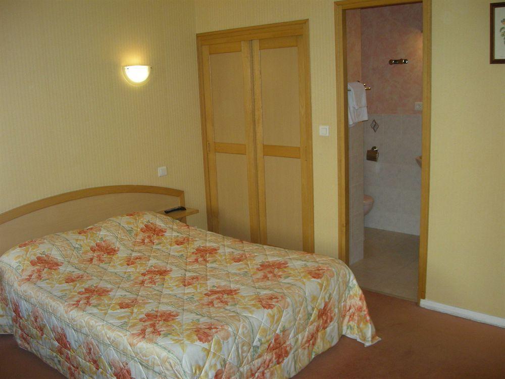 שרבורג Hotel La Renaissance מראה חיצוני תמונה