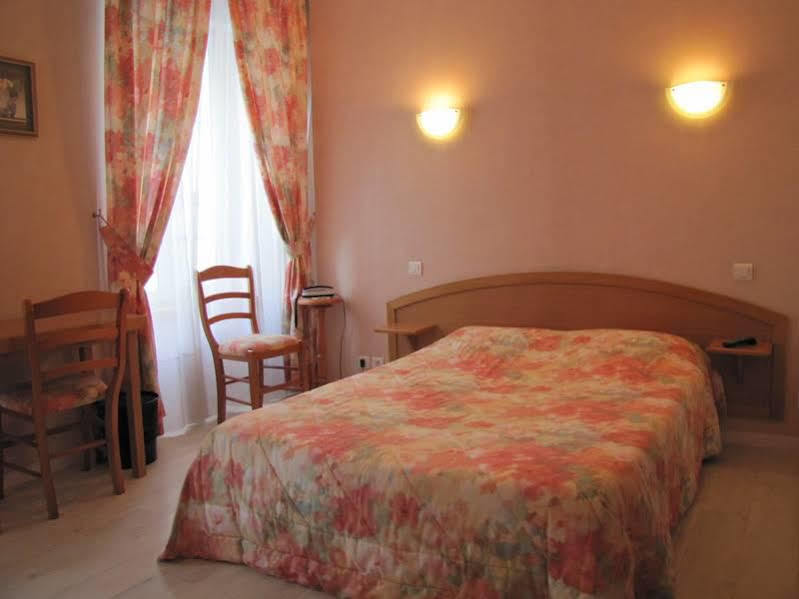 שרבורג Hotel La Renaissance מראה חיצוני תמונה